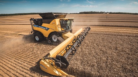 New Holland CR Revelation Combine Harvester IntelliSense Automation System wins EIMA innovation award