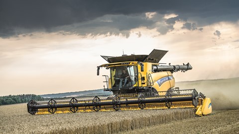 CR combine Dynamic Feed Roll Reverser