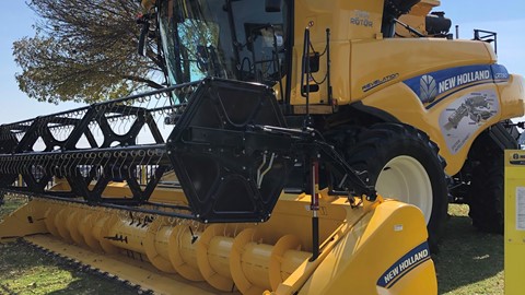 New Holland CR7.90 combine for the first time in South Africa