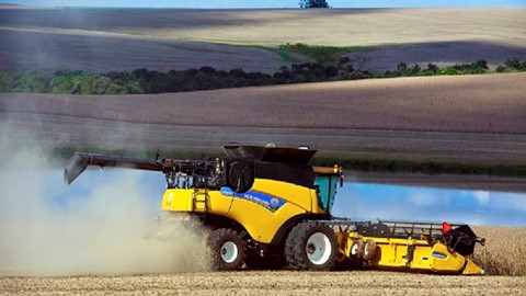Colheitadeira recordista é destaque da New Holland na Bahia Farm Show