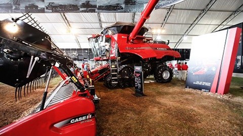 Máquinas com esteiras de borracha da Case IH reduzem a compactação do solo