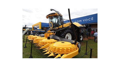 A FR780 Forage Cruiser tem 3,9 metros de altura e pesa 13,6 toneladas