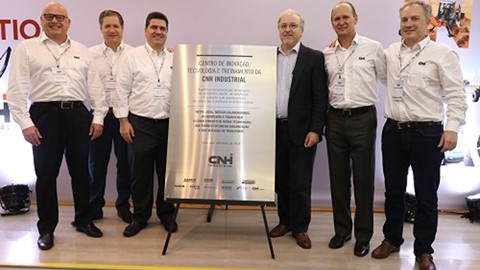 Time de Inovação da CNH Industrial com o presidente Vilmar Fistarol - Foto: Fernado Rezende