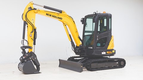 Miniescavadeira E37C