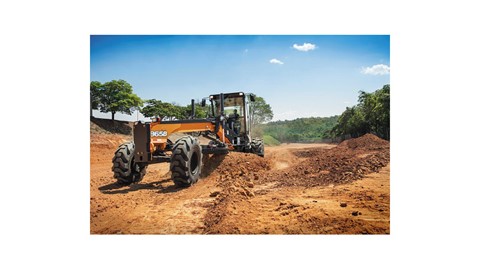 A motoniveladora CASE 865B é produzida na fábrica de Contagem (MG)