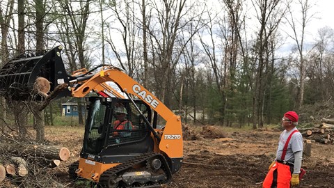 CASE Dealer Ina Store Supports Team Rubicon and Habitat for Humanity 2