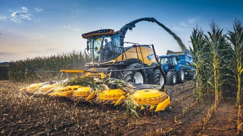 R 920 Forage Cruiser é própria para a produção de alimento conservado