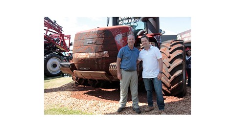 Médico troca consultório pelo campo
