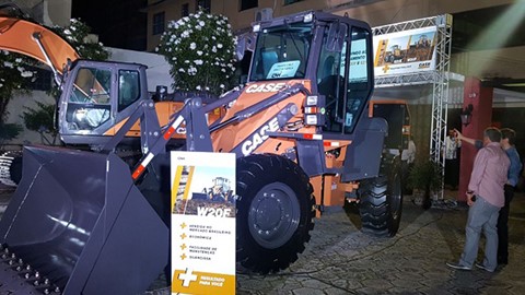 Nova pá-carregadeira W20F em evento de lançamento em Belém (PA)