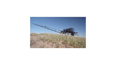 Novo pulverizador tem potência e aplicação inteligente. Crédito: New Holland