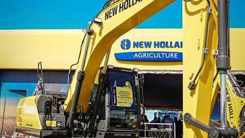 Marca  aposta no setor agrícola e expõe nova escavadeira. Foto: Marcos Nagelstein/Zap