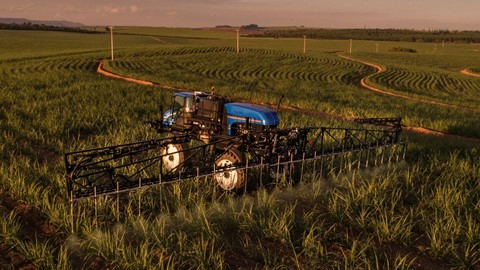 New Holland lança novo pulverizador voltado para o setor canavieiro