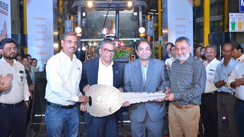 凯斯工程机械印度皮坦普尔工厂第50000台挖掘装载机下线