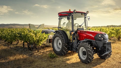 CASE IH_QUANTUM_120F_ON FIELD