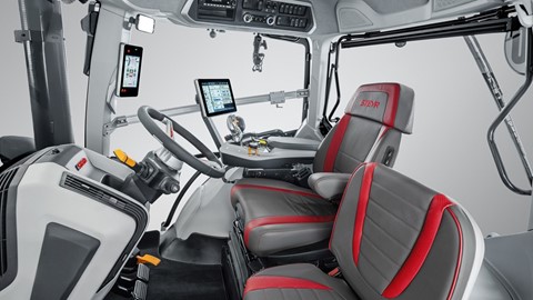 STEYR_6280 ABSOLUT CVT_INSIDE THE CABIN