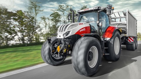 STEYR_6150_PROFI_CVT_ON THE ROAD