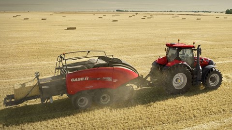 CASE IH_LB_424_XLD_BALES ON FIELD