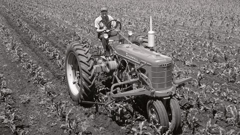 CASE IH_Historical Farmall2