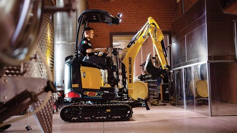 New Holland Construction present la miniexcavadora el ctrica E15X