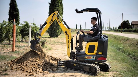 New Holland Construction present la miniexcavadora el ctrica E15X