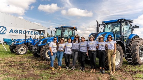 New Holland y un encuentro especial con mujeres santafesinas