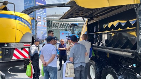 New Holland China IV Forage Cruiser and Big Baler Plus Showcased at the 2023 Xinjiang Agricultural Machinery Expo
