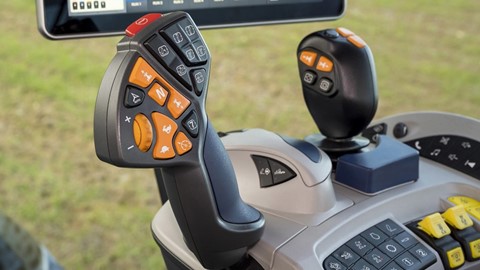 New Holland T7 Long Wheelbase with Power Command