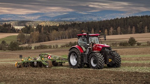 case ih puma 220 cvxd in the field