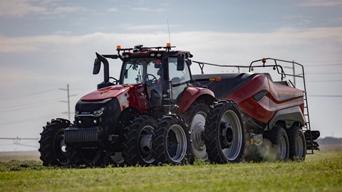 CASE IH Magnum 280 and LB 436 HD