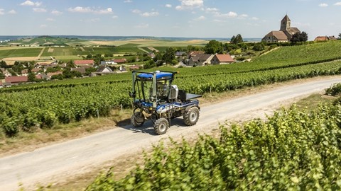 New Holland Straddle Tractor TE6 Range