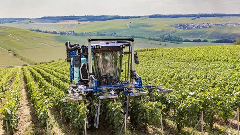 New Holland Straddle Tractor TE6 Range