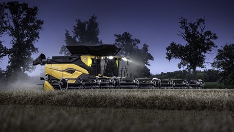 New Holland vencedora do Good Design Award 2023 com a colheitadeira CR11 e o trator T4 Electric Power
