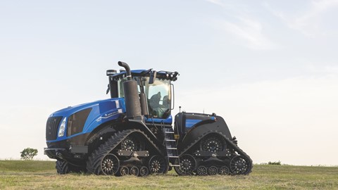 New Holland Reveals T9 SmartTrax™ with PLM Intelligence™ for Model Year 2025