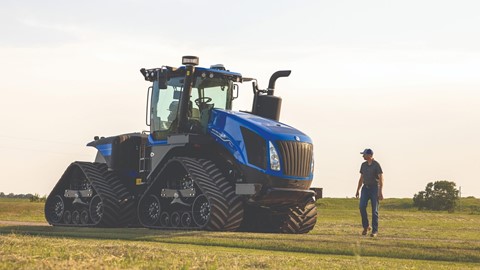 New Holland Reveals T9 SmartTrax with PLM Intelligence to Australian market