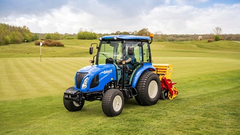 New Holland France tend son offre de produit aux espaces verts