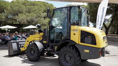 New Holland W40X