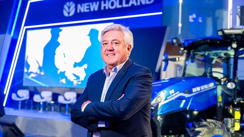 Carlo Lambro presidente global da New Holland durante cerim nia de reinaugura o da Galleria New Holland