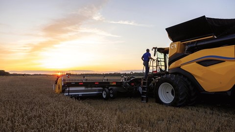 New Holland Agriculture North America debuts the new CR10 combine, the next step in harvest excellence