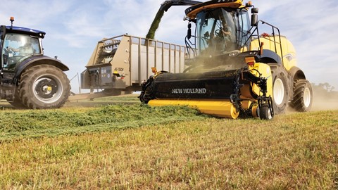 Enhanced in-cab operation, new crop blockage prevention tech, customizable steering and more on model year 2025 New Holland FR Forage Cruiser self-propelled forage harvesters