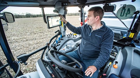 New Holland T5 Dual Command