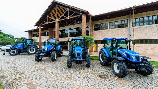 New Holland e PUCPR firmam parceria para modernizar parque de máquinas da Fazenda Experimental Gralha Azul e promover ações de capacitação