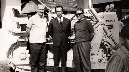 New Holland Construction 75 anos Juscelino Kubitschek e executivos da marca
