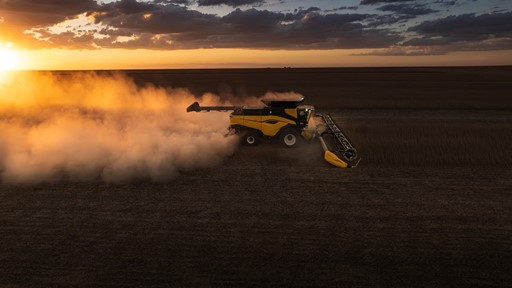 CR11 da New Holland maior colheitadeira de duplo rotor do mundo