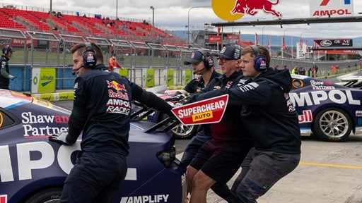 bathurst-supercars-experience-an-eye-opener-for-zac