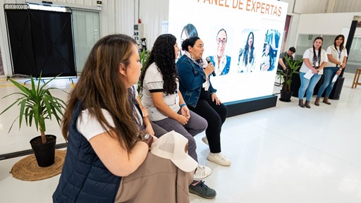 New Holland celebro el Dia de la Mujer Rural junto al programa Mujeres en Campana