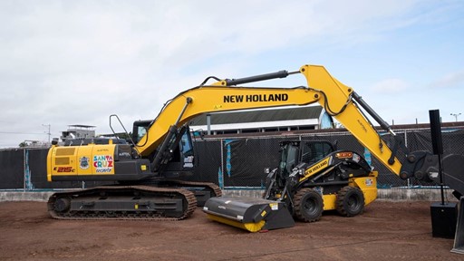 New Holland Construction celebra su 75° aniversario y llega a las Islas Galápagos