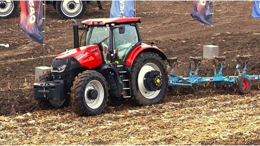 Case IH OPTUM 3304