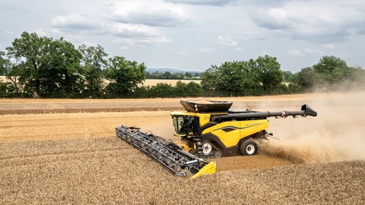 new-holland-celebrates-a-half-century-of-twin-rotor-combines