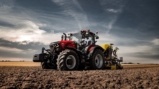 all-new-case-ih-puma-series-tractor--improved-maneuverability-and-elevated-operator-experience