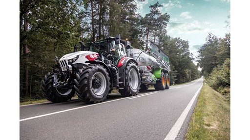 new-steyr--impuls-tractors-combine-compact-power-with-premium-comfort-and-intelligent-control